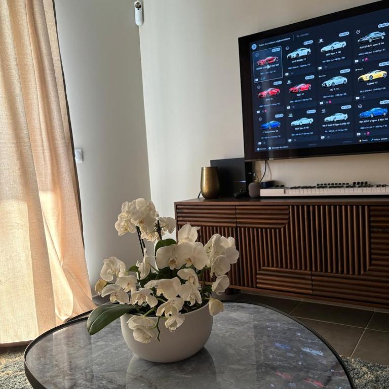 Apartment with sea view and pool - Two-Bedroom Apartment - 6