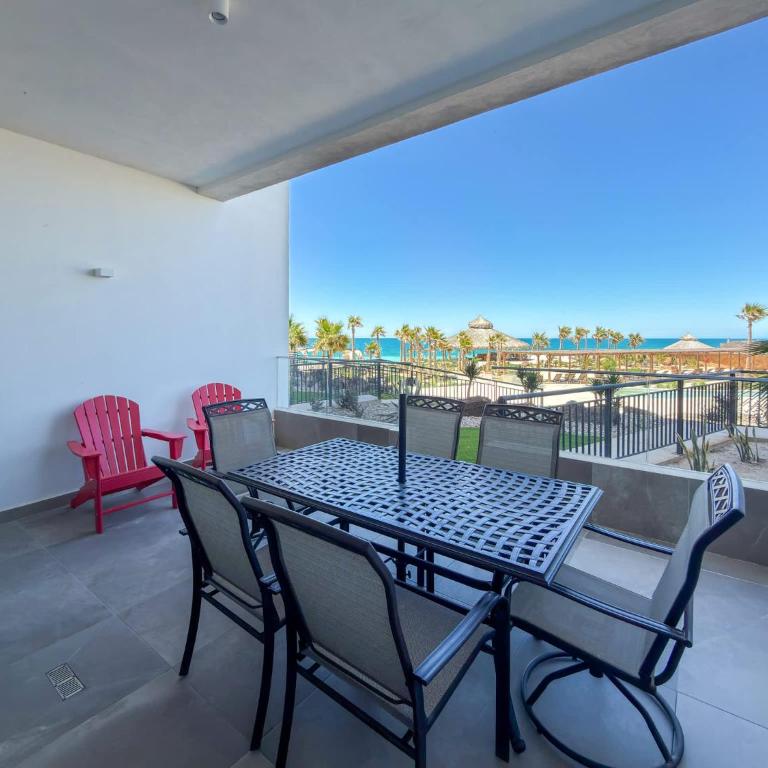 Ground Floor Modern Condo Steps to Beach & Pools - Apartamento - 16