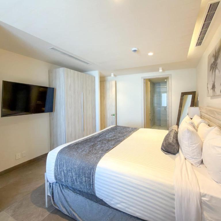 Ground Floor Modern Condo Steps to Beach & Pools - Apartamento - 23