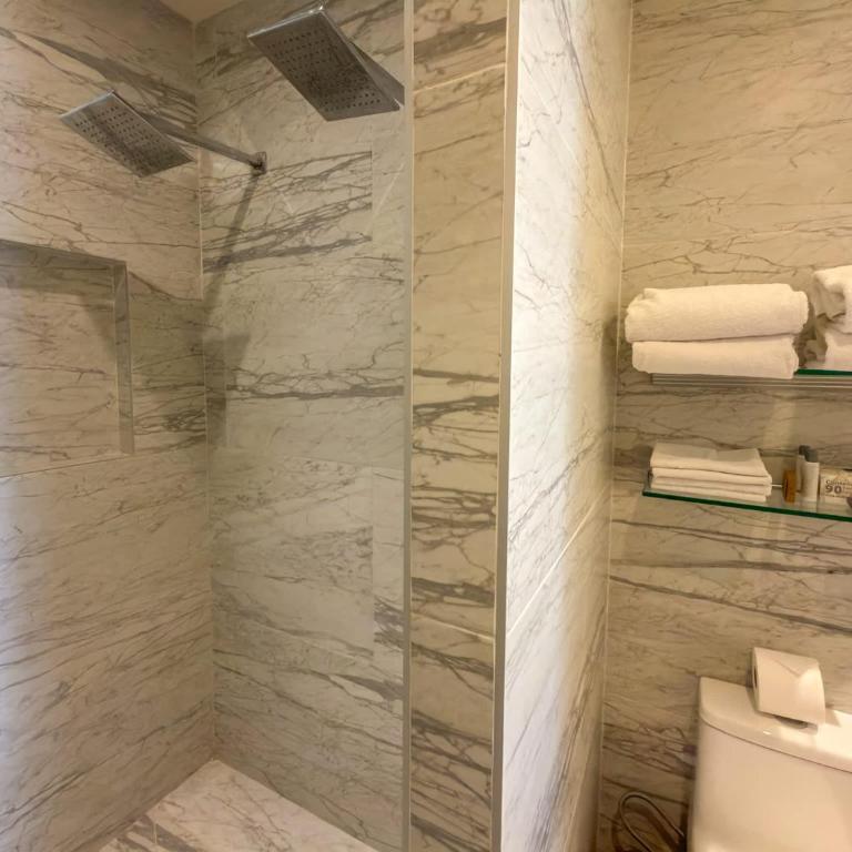 Ground Floor Modern Condo Steps to Beach & Pools - Apartamento - 27