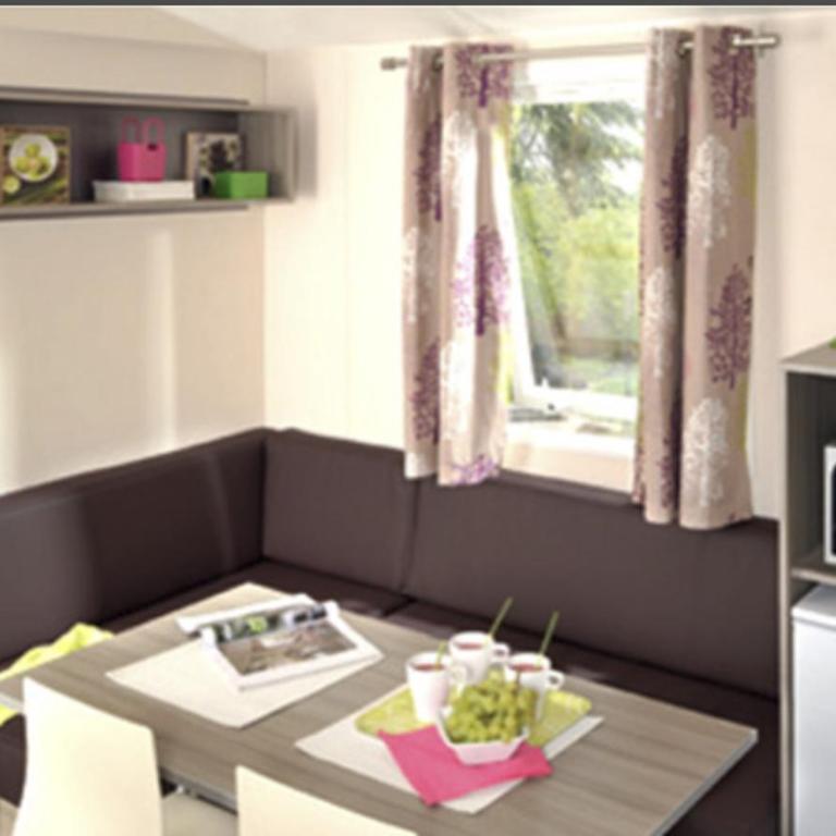 Camping les Lauriers Roses - Mobil home Mougins – 4 pers 2 ch. 25m² Vue Mer - Climatisation - 1