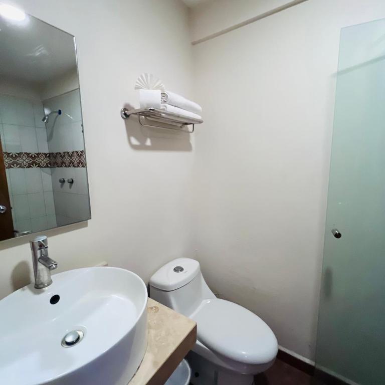 Hotel Meson de Sara - Doppelzimmer mit 2 Doppelbetten - 5