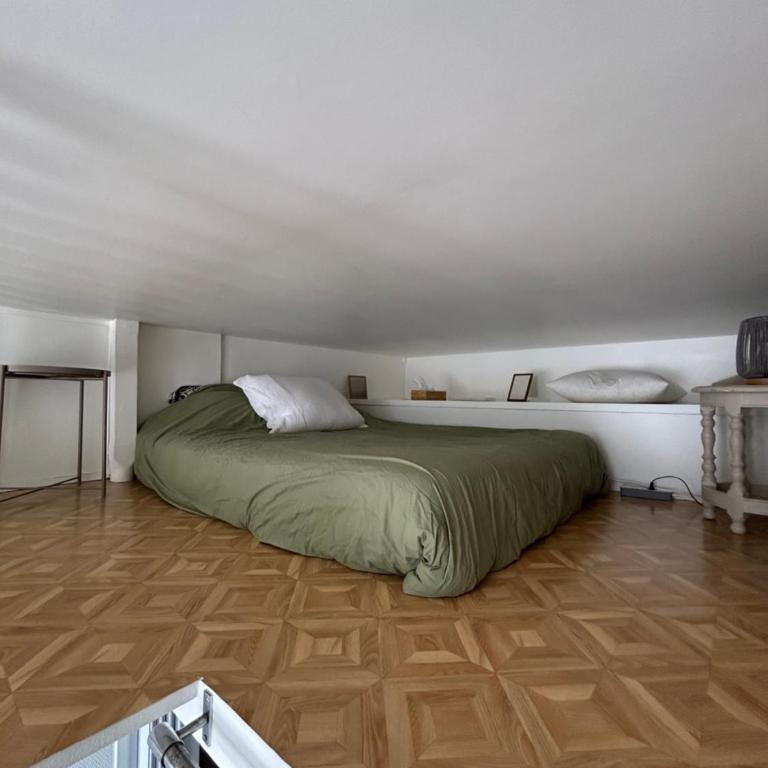 Studio entièrement rénové donnant sur jardin arboré dans le calme absolu - Appartement 1 Chambre - 5