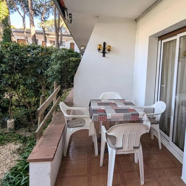 Bajo con Jardin cerca de la Playa by Host&Joy - Apartamento de 2 dormitorios - 4