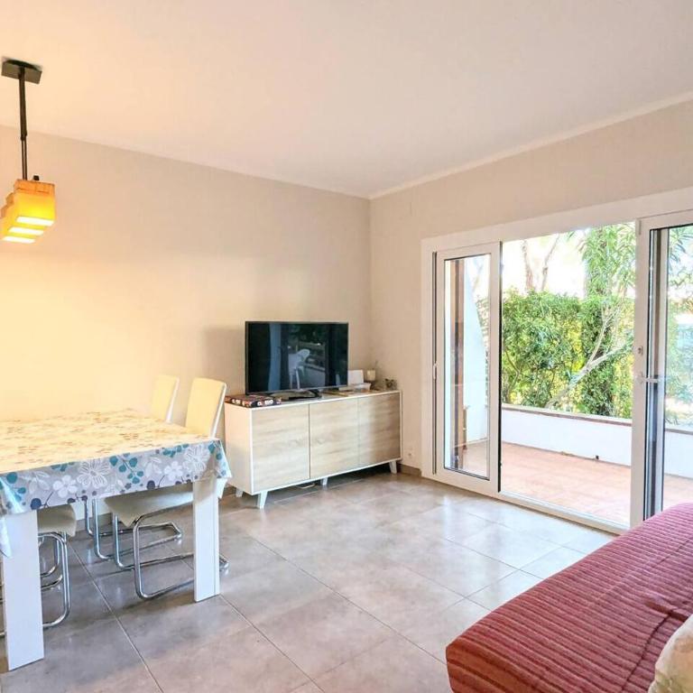 Bajo con Jardin cerca de la Playa by Host&Joy - Apartamento de 2 dormitorios - 10