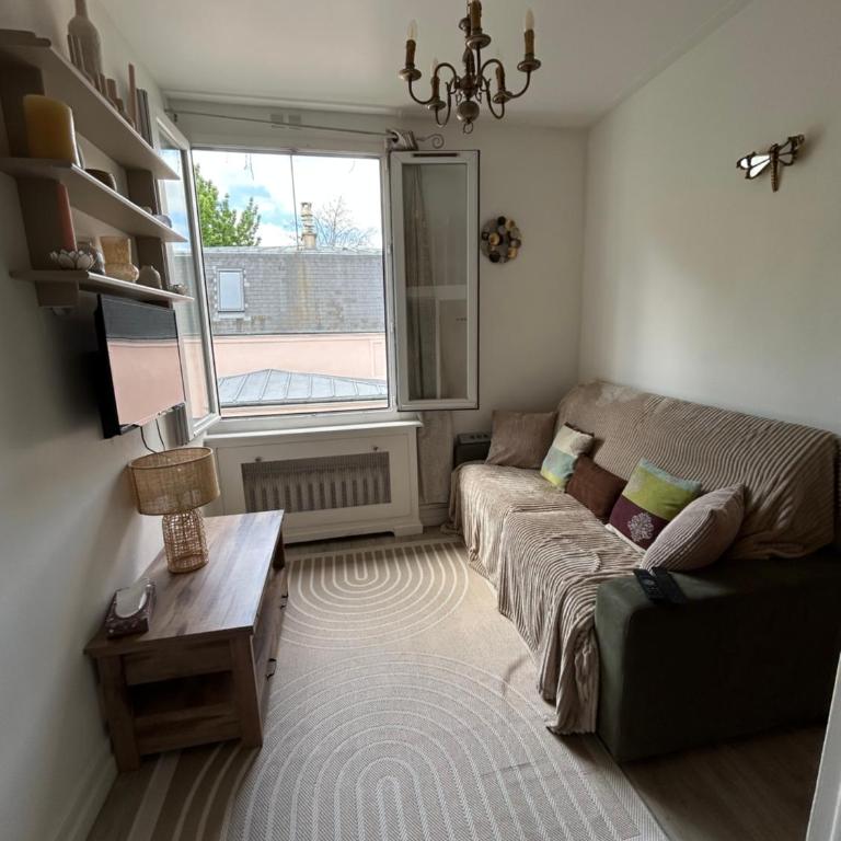 Studio entièrement rénové donnant sur jardin arboré dans le calme absolu - Appartement 1 Chambre - 1