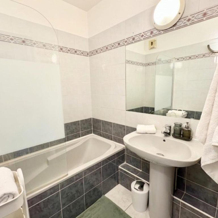 Le BelAir bright with balcony & parking - Apartamento - 13