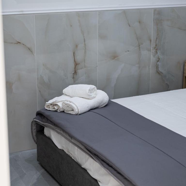 Giordano Suite Center - Camera Quadrupla con Bagno Privato - 5