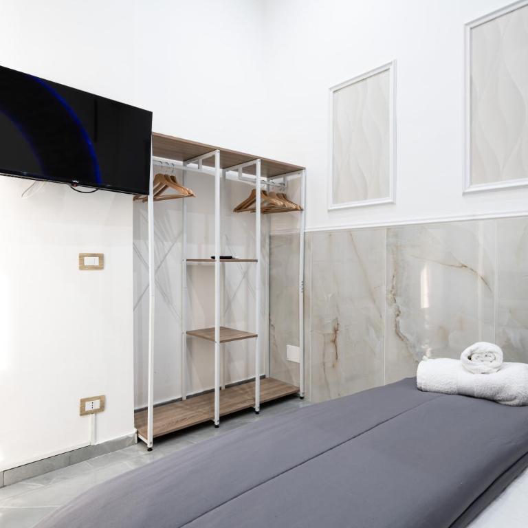 Giordano Suite Center - Camera Quadrupla con Bagno Privato - 3