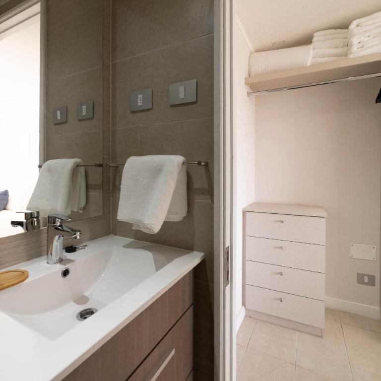 Encanto y comodidad en nuestro departamento - Apartment - 25