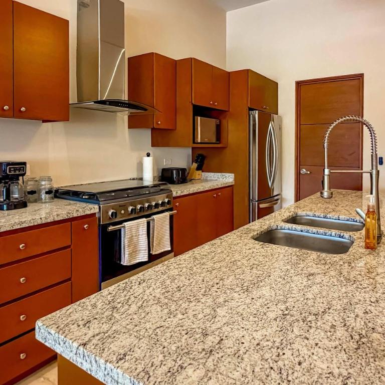 Private Terrace with Views, Pool & Gym Access - Apartamento - 12