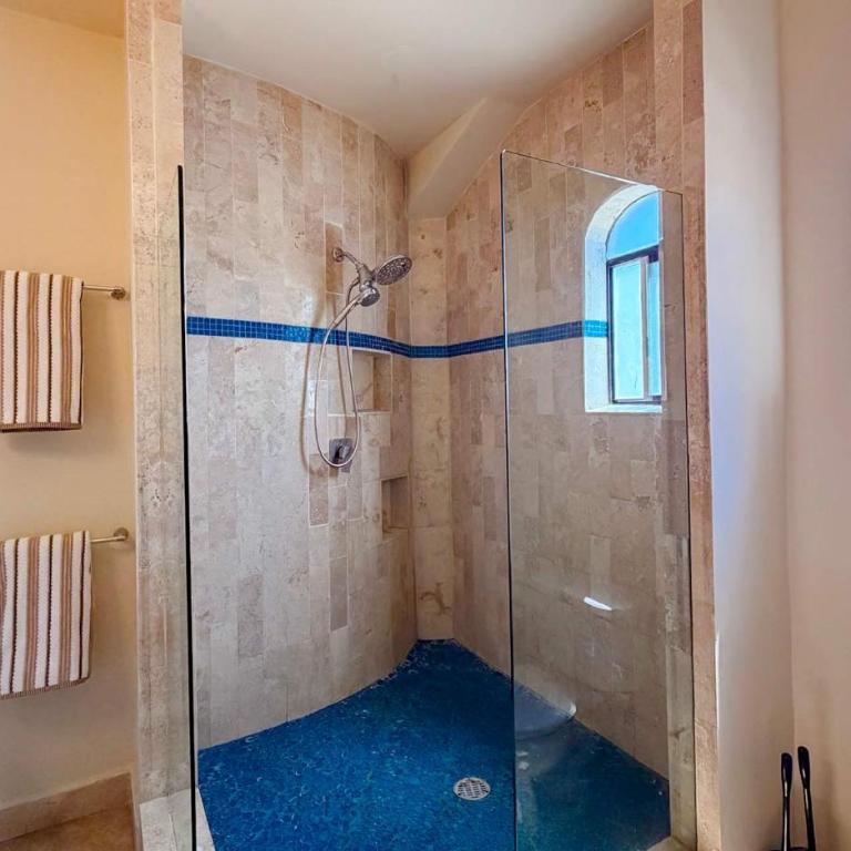 Ocean & Marina Views, Balcony & Rooftop Pool - Apartamento - 14