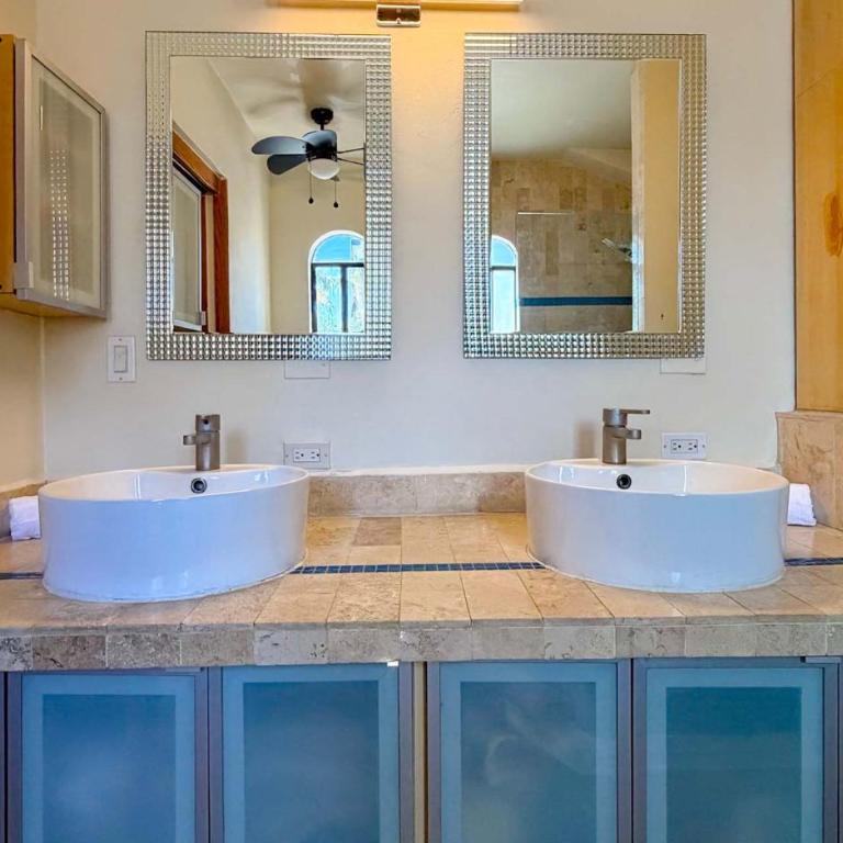 Ocean & Marina Views, Balcony & Rooftop Pool - Apartamento - 15