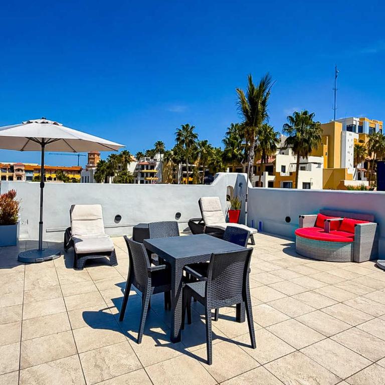 Ocean & Marina Views, Balcony & Rooftop Pool - Apartamento - 24