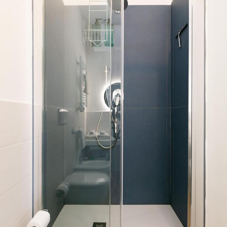 New Freedom Studio Tram 150m - One-Bedroom Apartment - 14