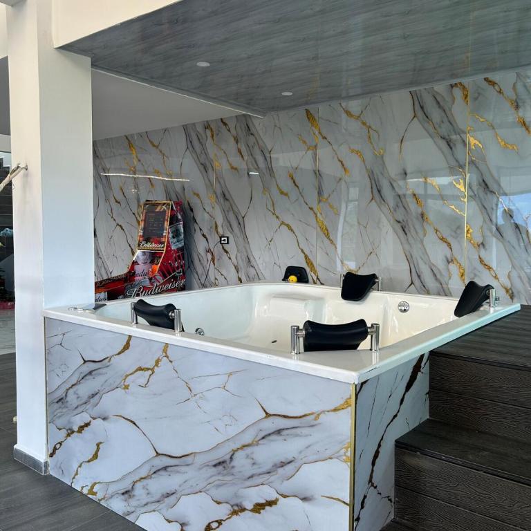 Penthouse Premium Jacuzzi, Chimenea, City view - Apartment - 88