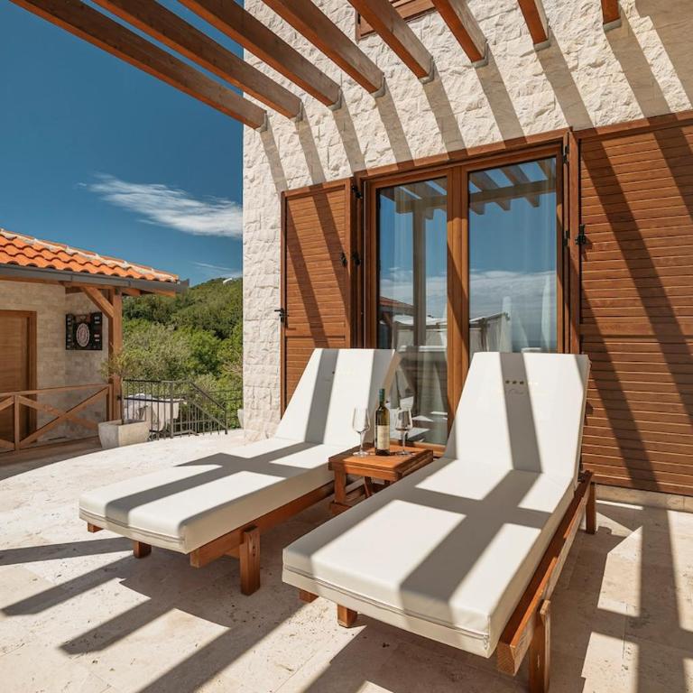 Lux Olive Garden Villa - Vila - 3