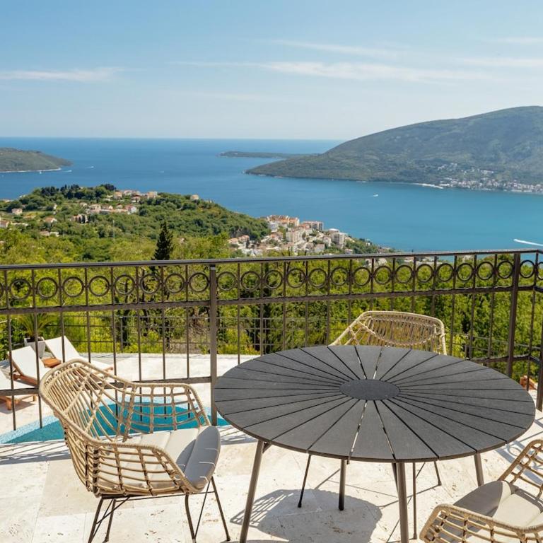 Lux Olive Garden Villa - Vila - 5