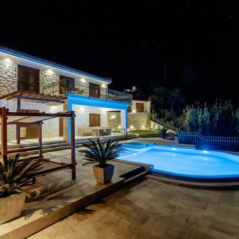 Lux Olive Garden Villa - Vila - 9