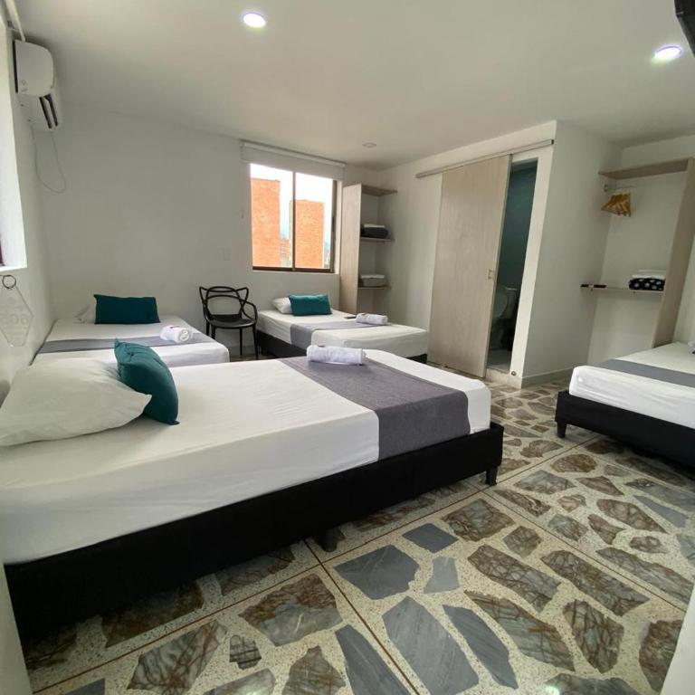Hotel Balcones de la 70 - Superior Quadruple Room - 3