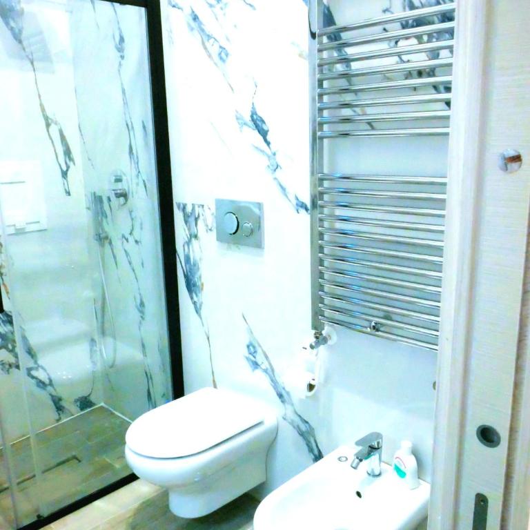 Settebello Chiaia Suite - Deluxe Doppelzimmer mit Meerblick - 12