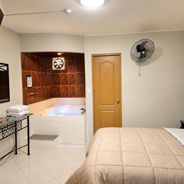 Hotel Bohemia - Habitación Doble con bañera de hidromasaje - 1