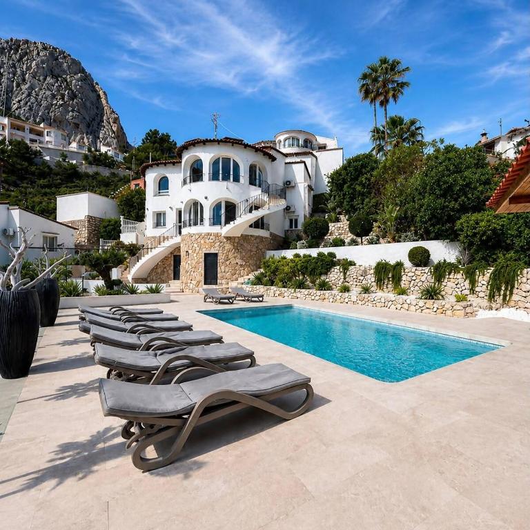 Luxury Villa with Mediterranean and Calpe City - Superior Villa - 4