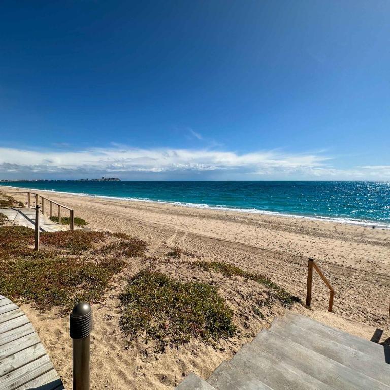 3BR Sandy Beach Villa Pools & Beach Access - Apartamento - 83