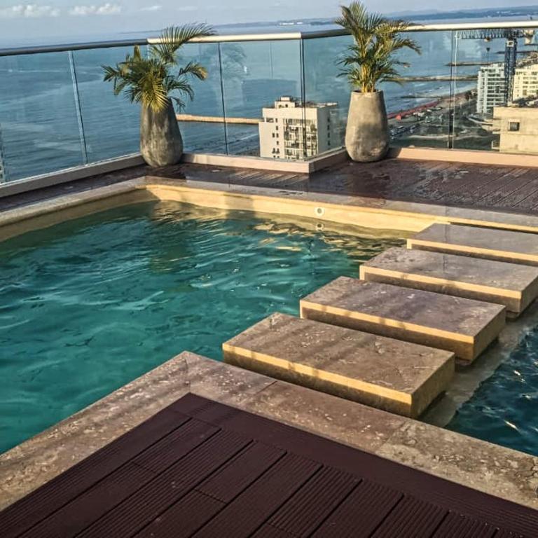 Sunset 47 Rooftop Stay - Three-Bedroom Apartment with View - 3