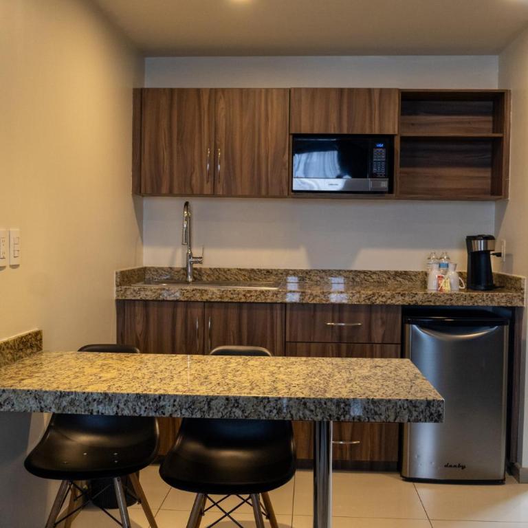Hotel Crown Victoria - Junior Suite - 7