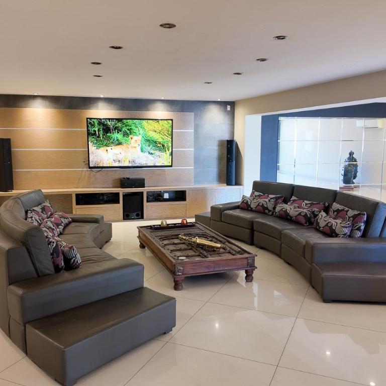 Luxurious House in Guadalajara Near Estadio Akron, Expo GDL - Villa - 2