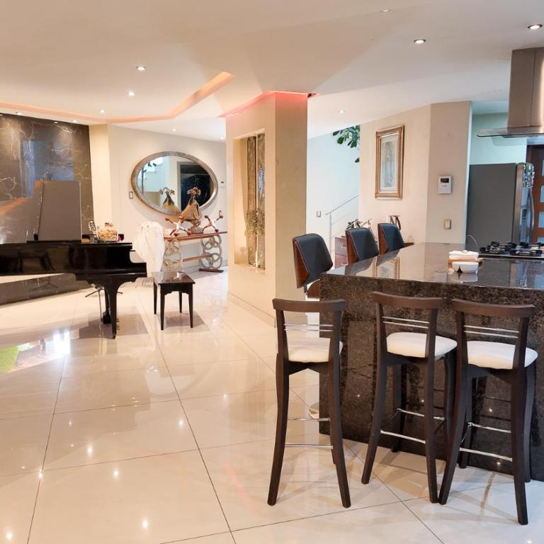 Luxurious House in Guadalajara Near Estadio Akron, Expo GDL - Villa - 21