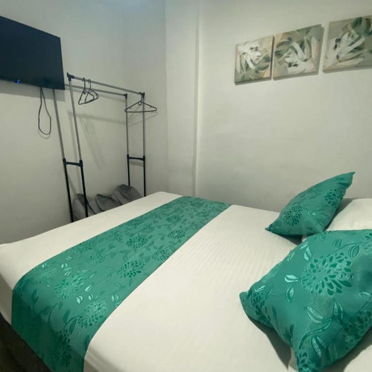 Shekinah House - Standard Double Room - 2