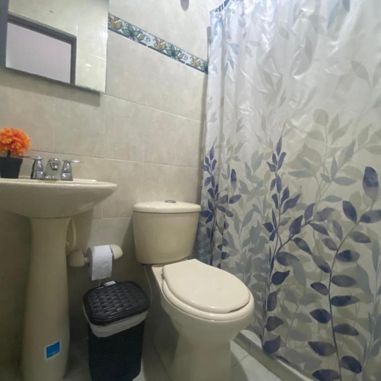 Shekinah House - Classic Quadruple Room - 25