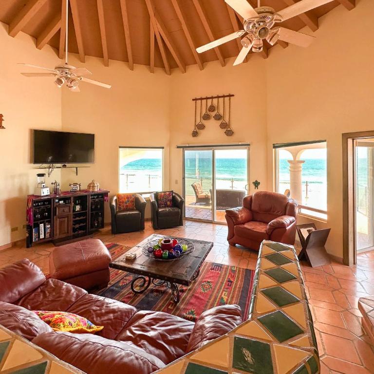 Your Beachfront Escape Close to Everything - Casa - 7
