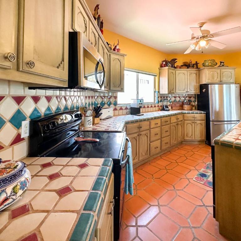 Your Beachfront Escape Close to Everything - Casa - 8