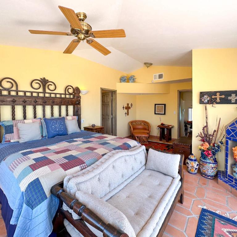 Your Beachfront Escape Close to Everything - Casa - 20