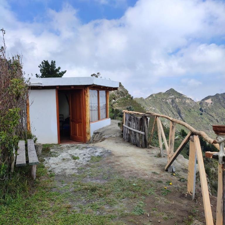 Urku Ñan Quilotoa - Family Room - 17