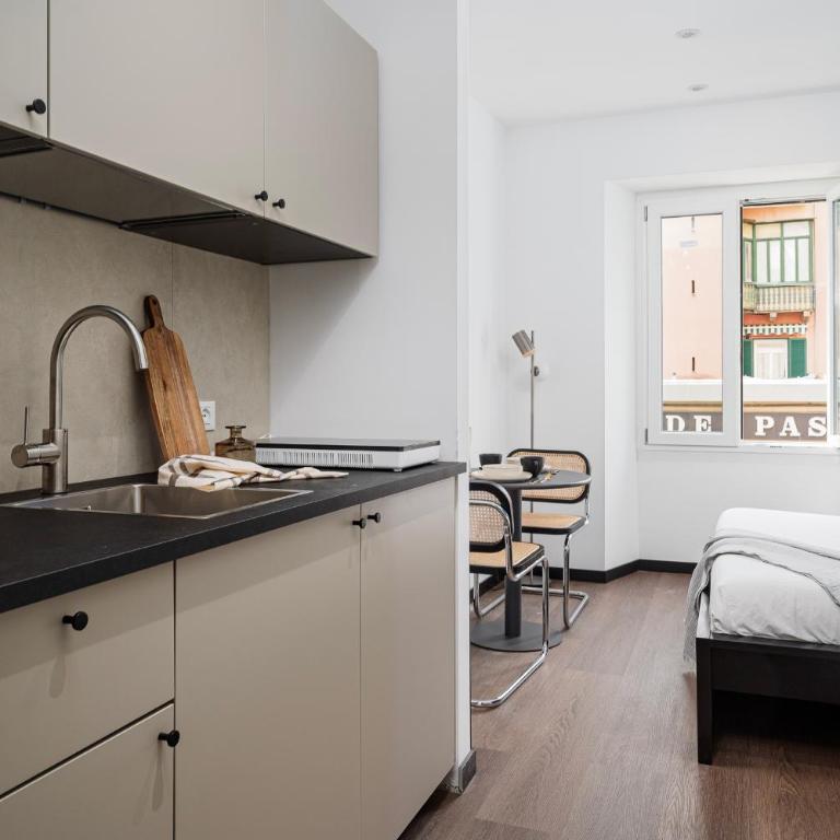 Studio confortevole Self check-in e collegamenti - Appartamento con 1 Camera da Letto - 9