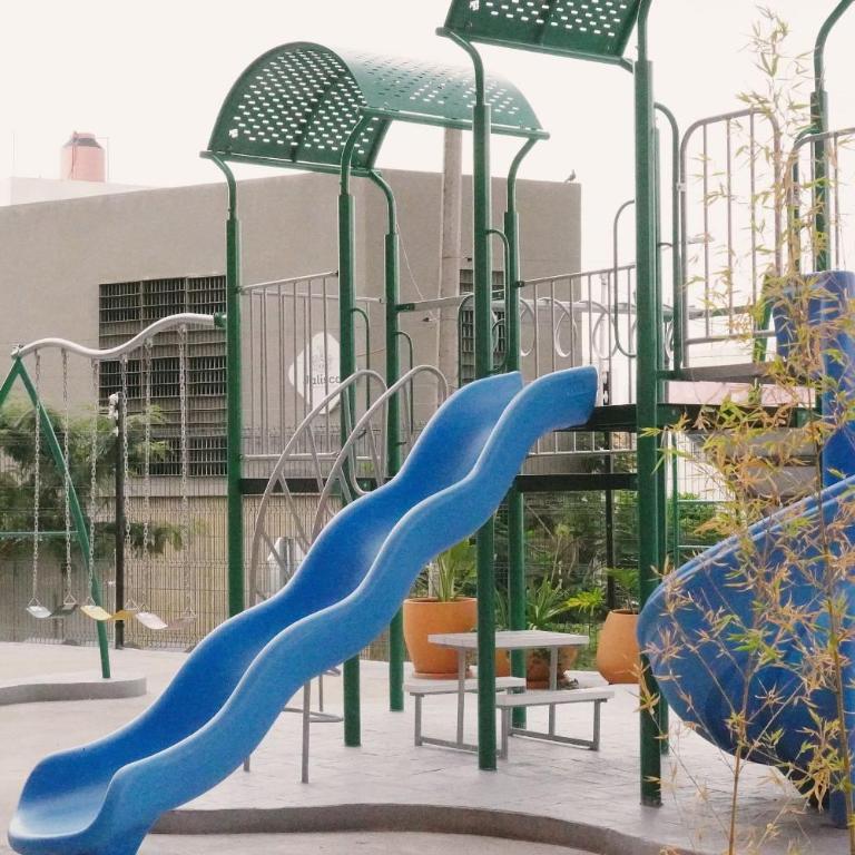 Apto nuevo cerca IJC, Hospital Civil Viejo con A/C - Apartamento con terraza - 52