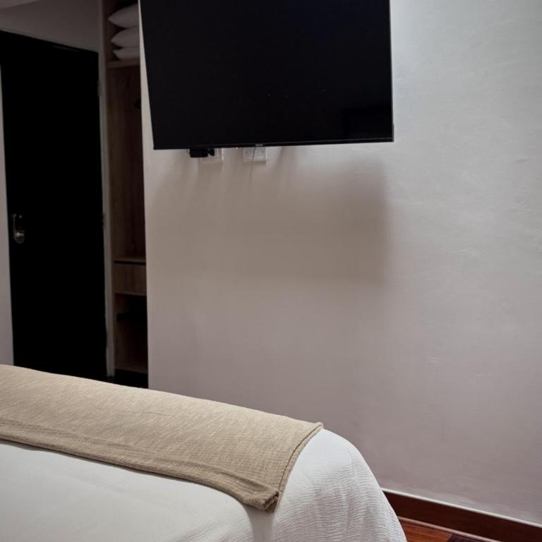 Casa 15 Boutique Miraflores - Habitación Doble con baño privado - 2
