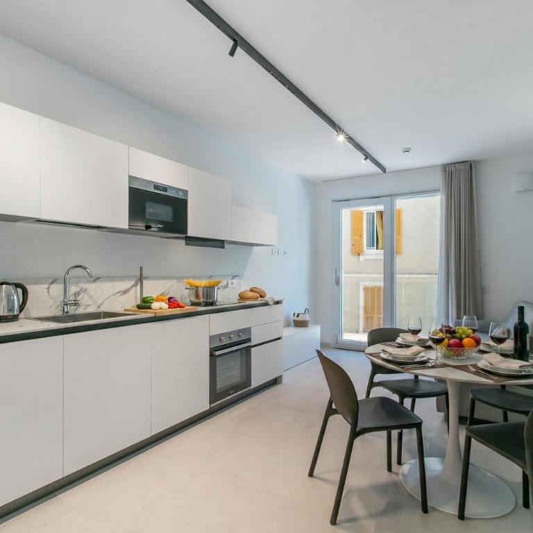 Residenza Regina - Appartamento con Balcone - 1