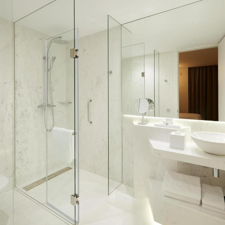Hyatt Centric Gran Via Madrid - Chambre Lit King-Size avec Balcon - 2
