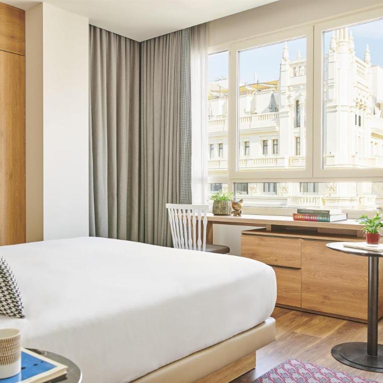 Hyatt Centric Gran Via Madrid - Chambre Lit King-Size avec Vue - 3
