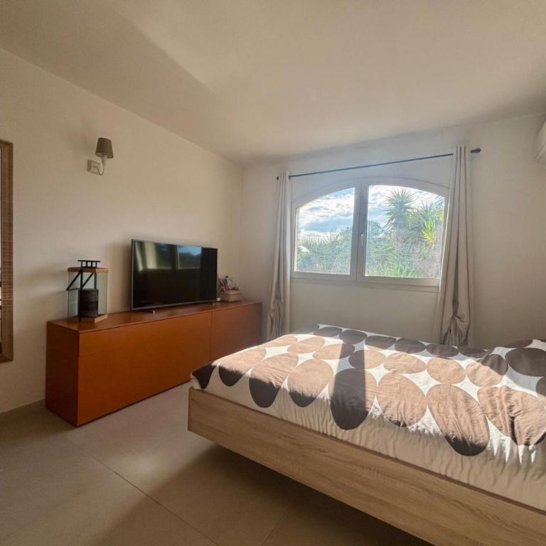 Charmante villa avec piscine et grand jardin - Villa 3 Chambres - 15