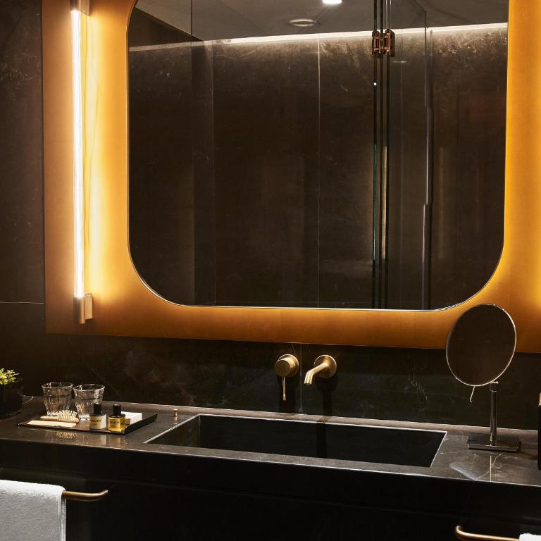 Thompson Madrid, by Hyatt - Chambre Lit King-Size Deluxe - 6
