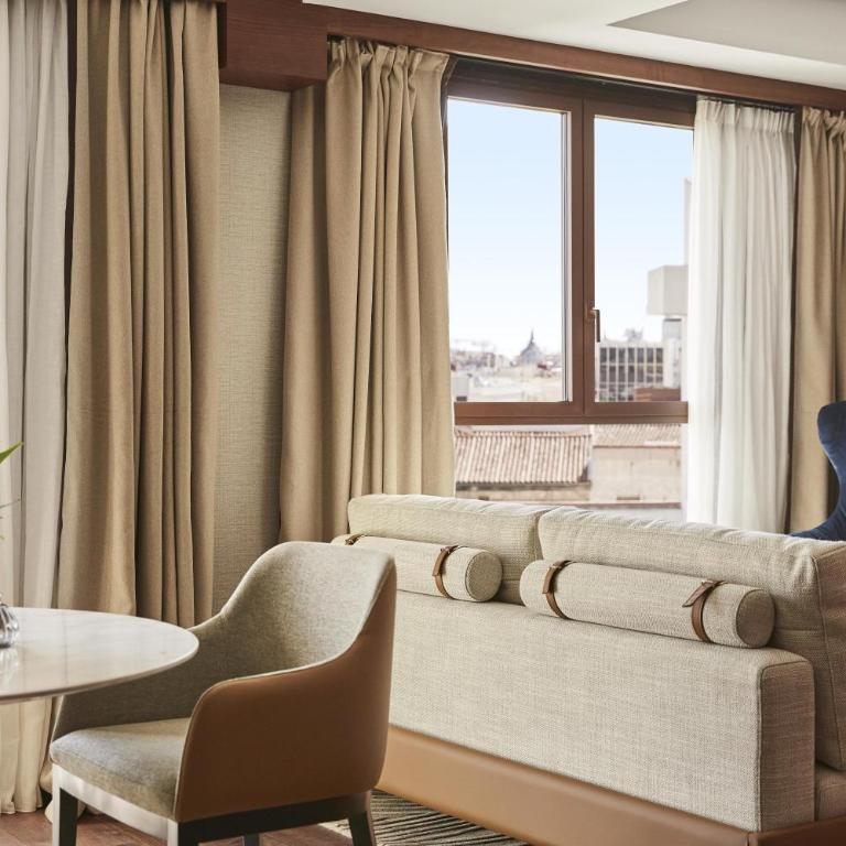 Thompson Madrid, by Hyatt - Suite Lit King-Size - Vue sur Ville - 7