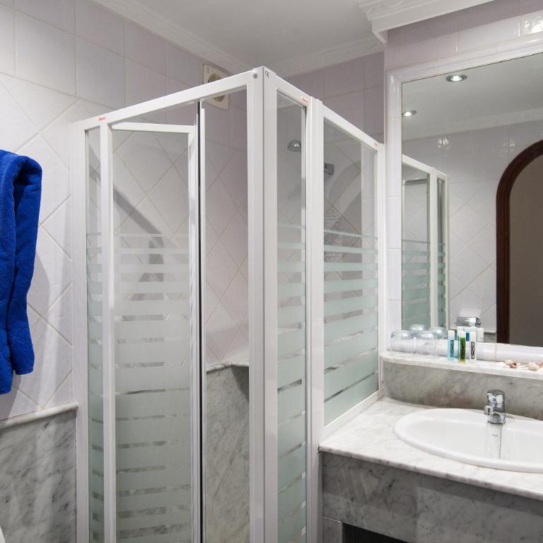 Apartamentos Don Carlos - Apartamento Superior con terraza y vistas al mar - 9