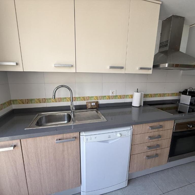 Apartamento con piscina, gimnasio y parking en Alicante by Turihome - Apartment - 22