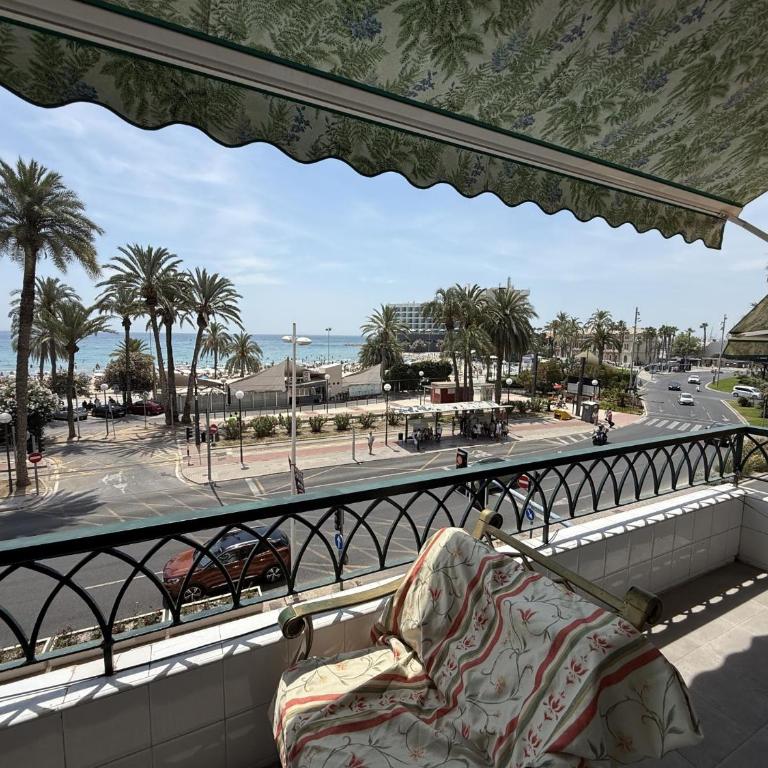 Terraza de Ensueño frente a la Playa del Postiguet by Turihome - Apartment - 6